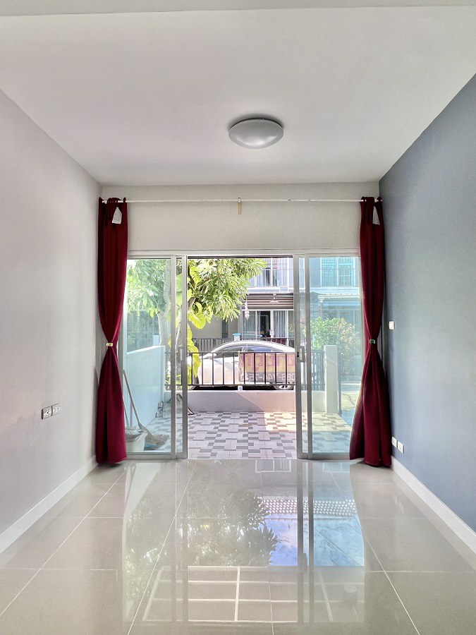 ขายด่วน-เดอะคัลเลอร์พรีเมียม-บางนา-กม10-ซอยมหาชัย-ต่อเติมหน้าบ้านหลัง-ตกแต่งใหม่ๆ-พร้อมอยู่