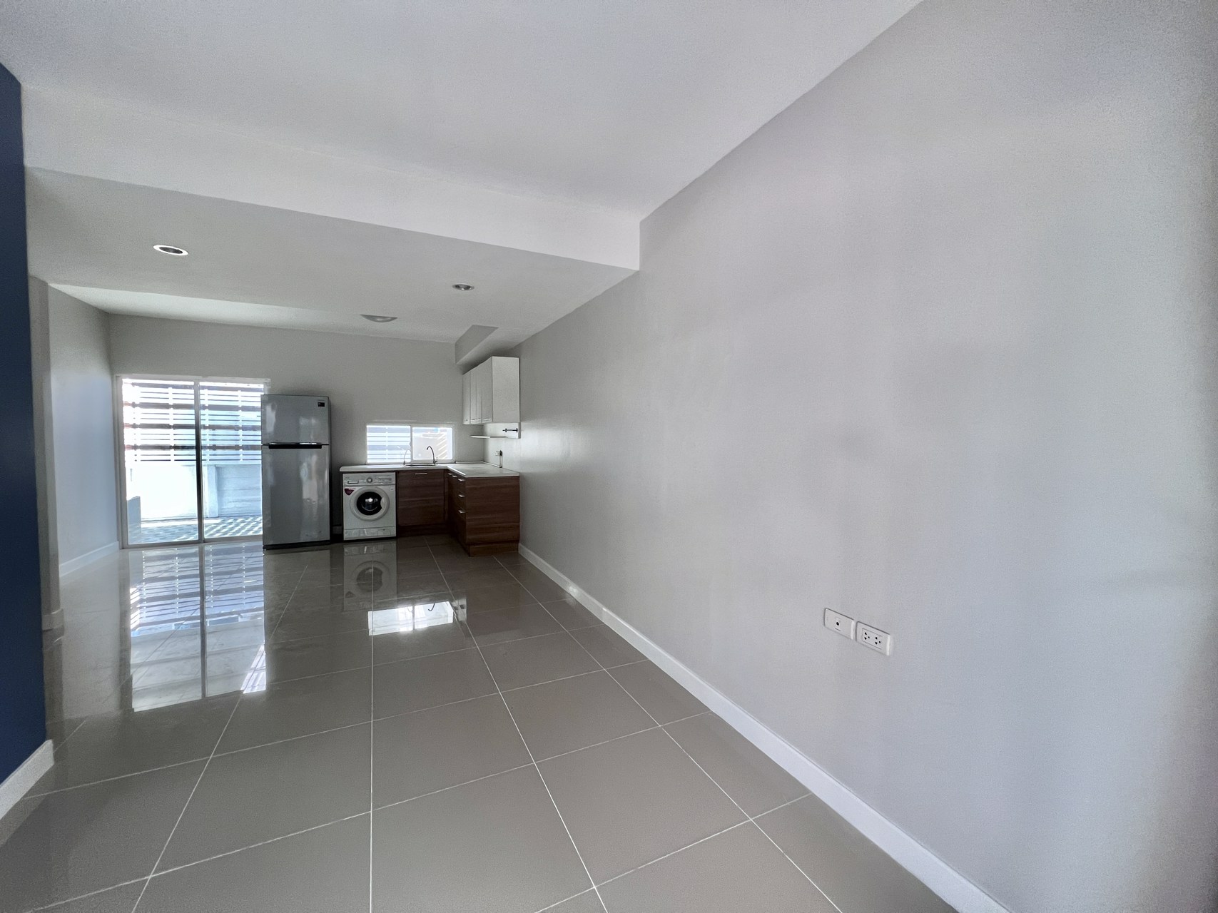 ขายด่วน-เดอะคัลเลอร์พรีเมียม-บางนา-กม10-ซอยมหาชัย-ต่อเติมหน้าบ้านหลัง-ตกแต่งใหม่ๆ-พร้อมอยู่