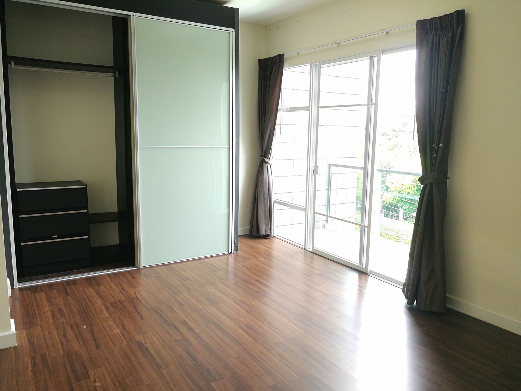 ให้เช่าทาวน์-อเวนิวศรีนครินทร์-town-avenue-อ่อนนุช-68-พร้อมอยู่-ทาวน์โอม-3-ชั้น