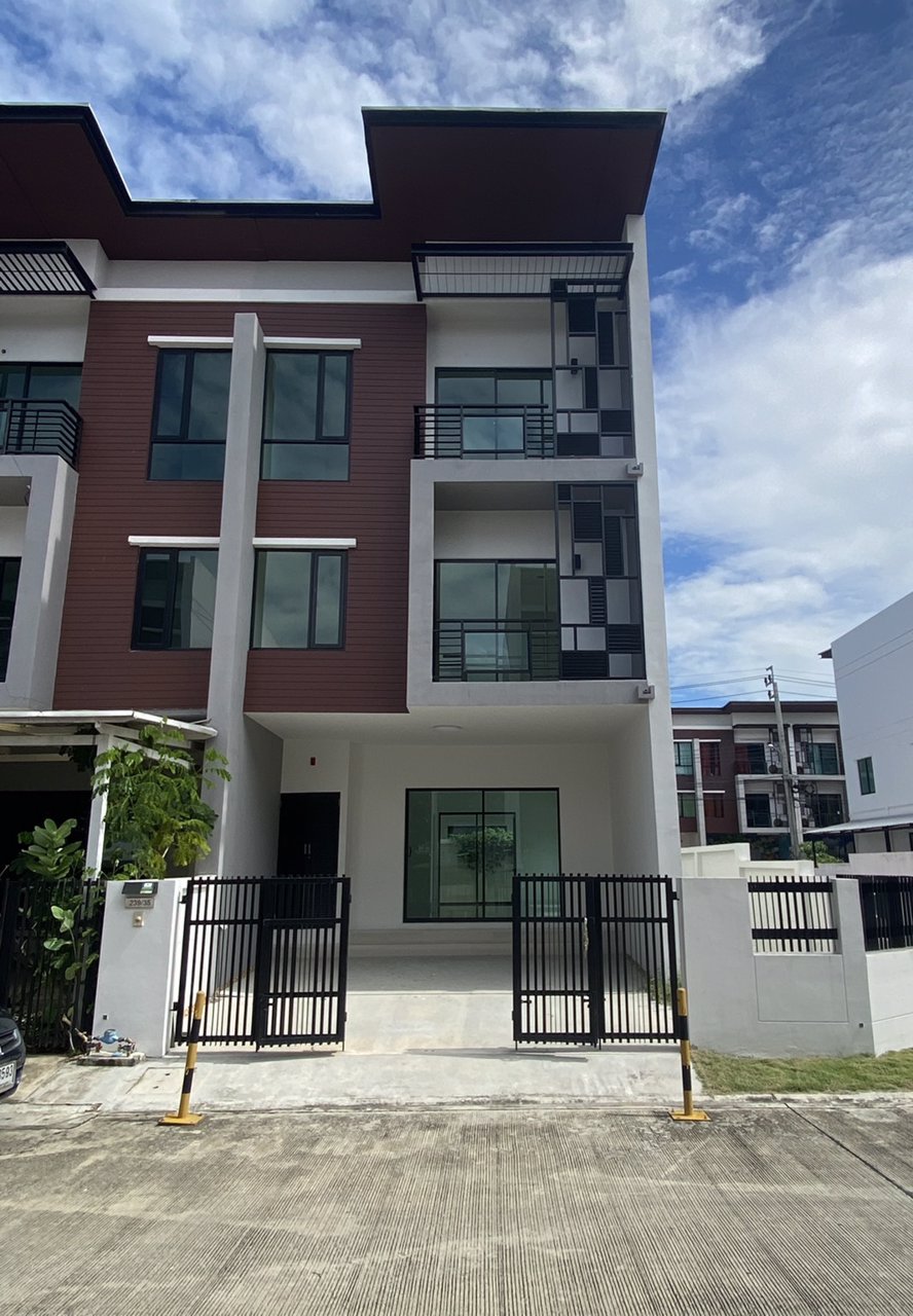 ขายบ้านราคาถูก-ทาวน์โฮม-แปลงมุม-3-ชั้น-ที่ดิน-293-ตรว-ใหม่มาก-ไม่เคยเข้าอยู่-เจ้าของบ้านขายเอง