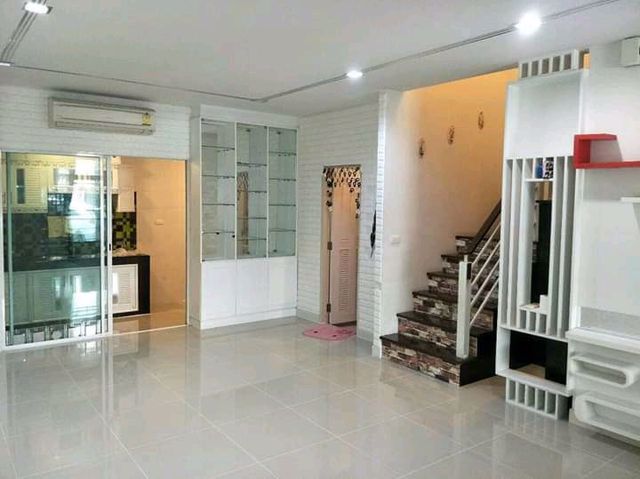 sh069-ขายทาวน์โฮม-habitown-วัชรพล-ใกล้ทางด่วน