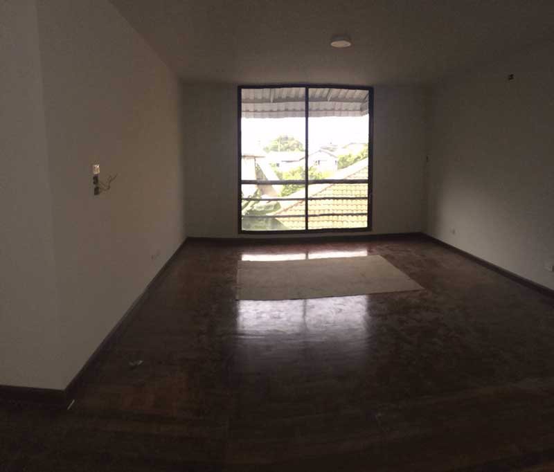 rh012-ให้เช่าทาวน์โฮม-3-ชั้นครึ่ง-เอกมัย12