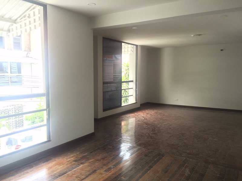 rh012-ให้เช่าทาวน์โฮม-3-ชั้นครึ่ง-เอกมัย12