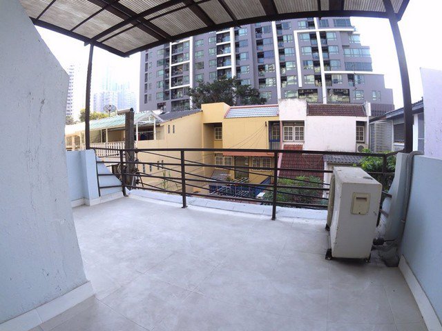 ให้เช่าทาวน์โฮม3ชั้นซอยสุขุมวิท39ใกล้btsพร้อมพงษ์ใกล้เอ็มควอเทียร์