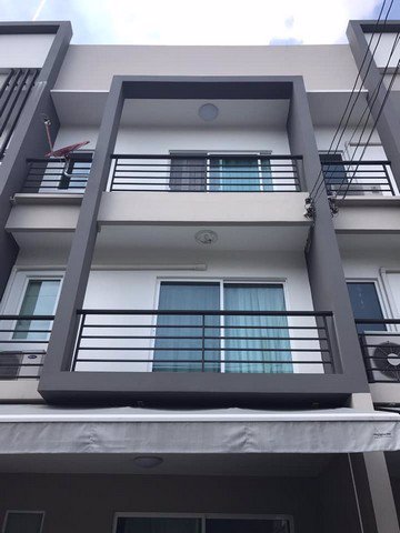 ให้เช่าทาวน์โฮม3ชั้นบ้านกลางเมืองสุขุมวิท-77ซอยอ่อนนุช-17ใกล้btsอ่ออนุช