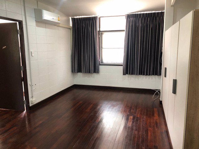 ให้เช่าบ้านเดี่ยว2ชั้นหมู่บ้านเสรี1ซอย7ใกล้มหาลัยรามคำแหงใกล้the-nine