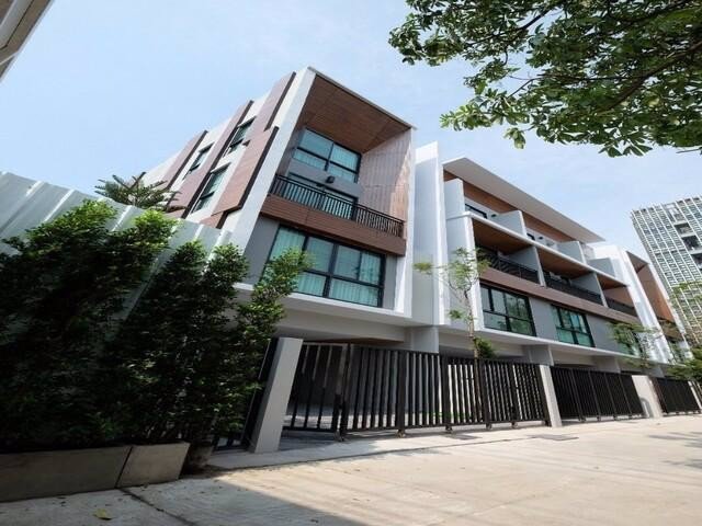 ให้เช่าทาวน์โฮม3ชั้นซอยสวนพลู1-ใกล้-btsช่องนนทรี-หลังมุม