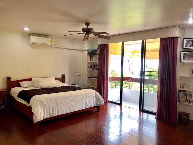 ขายทาวน์โฮม4ชั้นหมู่บ้านโฮมเพลส-สุขุมวิท71ใกล้btsพระโขนง