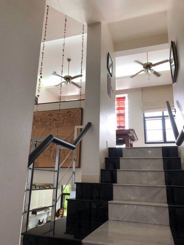 ให้เช่าทาวน์โฮม4ชั้นหมู่บ้านโฮมเพลส-สุขุมวิท71ใกล้btsพระโขนง