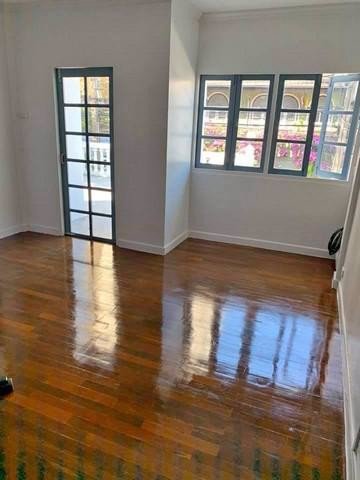 ให้เช่าทาวน์โฮมใกล้-btsพร้อมพงษ์ซอยสุขุมวิท-39จำนวน-2-ชั้น-4-ห้องนอน-3-ห้องน้ำ-ที่จอดรถ-1-คัน