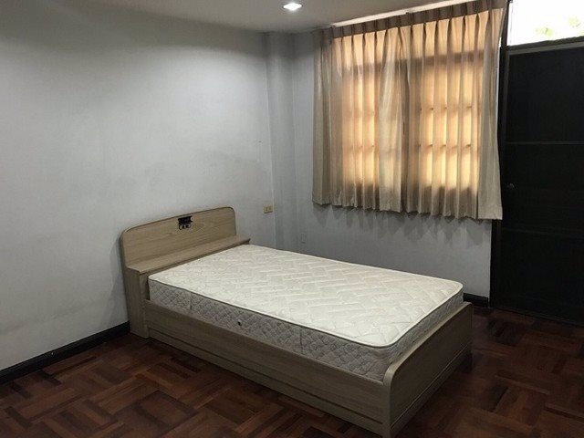 ให้เช่าทาวน์โฮมซอยอินทามระ8ใกล้btsสะพานควายใกล้mrtสุทธิสาร