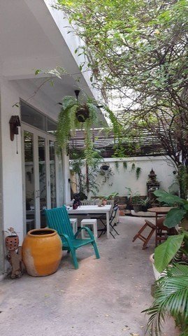 ให้เช่าบ้านเดี่ยว2ชั้นใกล้bts-สุรศักดิ์ถนนสาทร-บ้านเดี่ยวสไตล์วิจเทจสีขาว-ทำเลใจกลางเมืองถนนสาทรใต้