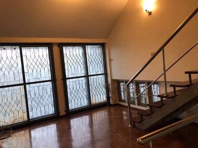 ให้เช่าบ้านเดี่ยว3ชั้นทำโฮมออฟฟิศใกล้mrtวงศ์สว่างย่านรัชดา