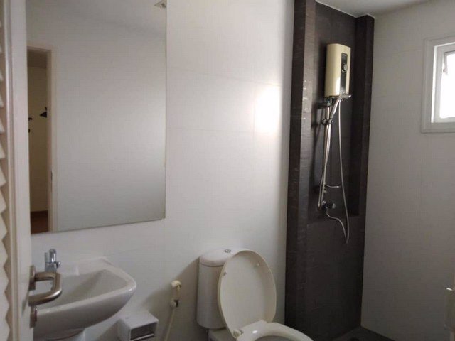 ให้เช่าทาวน์โฮม3-ชั้น-ซอยลาดพร้าว21-ใกล้mrtลาดพร้าว-อยู่ตรงข้ามลุมพินีไนท์พลาซ่า