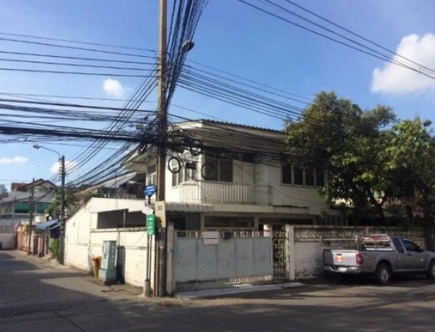 ขายบ้านเดี่ยวหมู่บ้านอยู่เจริญรัชดาซอย3บ้านหัวมุมใกล้-mrtพระรามเก้า-สี่แยกฟอร์จูน