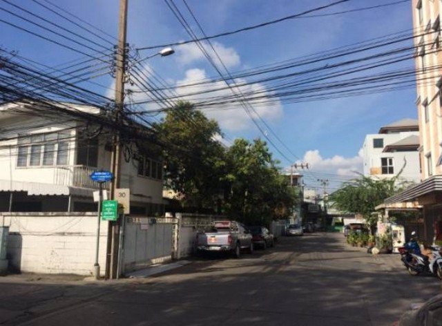 ขายบ้านเดี่ยวหมู่บ้านอยู่เจริญรัชดาซอย3บ้านหัวมุมใกล้-mrtพระรามเก้า-สี่แยกฟอร์จูน