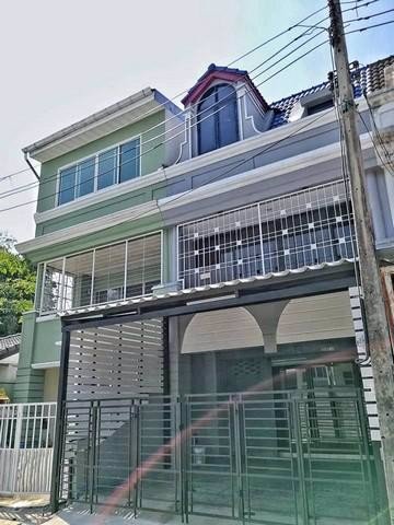 ให้เช่าทาวน์โฮม35ชั้นใกล้mrtลาดพร้าวซอยลาดพร้าว42เหมาะสำหรับทำสำนักงานพร้อมที่พักอาศัย