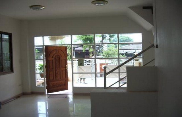 ให้เช่าบ้านแฝด3ชั้นใกล้กับเซ็นทรัลลาดพร้าวmrtพหลโยธินbtsลาดพร้าว-ซอยพหลโยธิน19ซอยวิภาวดี-28