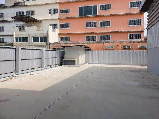 ให้เช่าโกดังเขตคลองสามวา-บางชัน-ซอยพระยาสุเรนทร์พื้นที่-648-ตารางเมตร