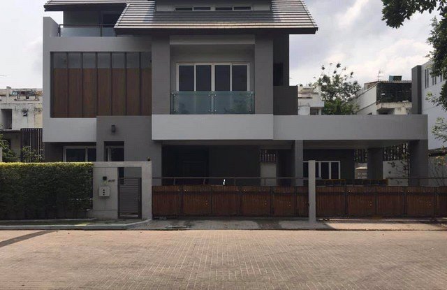 ขายบ้านเดี่ยว3ชั้นเลียบทางด่วนเอกมัย-รามอินทรา-บ้านใหม่ไม่เคยเข้าอยู่-หลังcdc