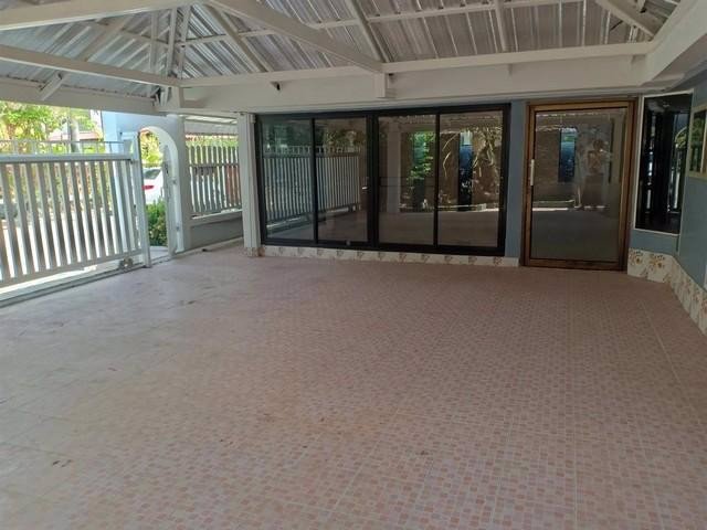 ให้เช่าบ้านเดี่ยว-2ชั้นหมู่บ้านสัมมากร-รามคำแหง112-เลี้ยงสัตว์ได้และทำออฟฟิศจดทะเบียนได้