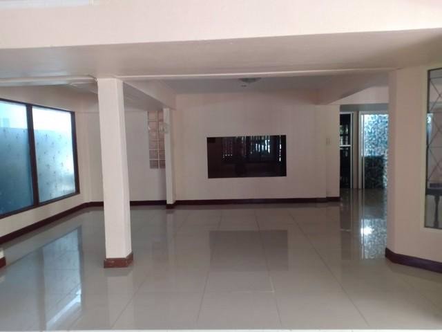 ให้เช่าบ้านเดี่ยว-2ชั้นหมู่บ้านสัมมากร-รามคำแหง112-เลี้ยงสัตว์ได้และทำออฟฟิศจดทะเบียนได้