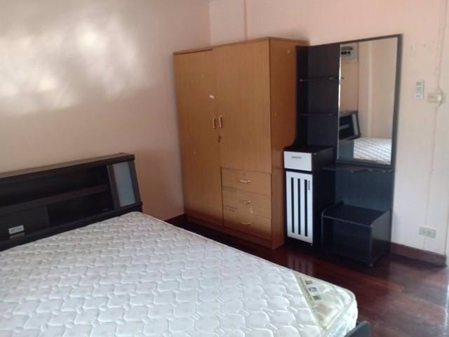 ให้เช่าบ้านเดี่ยว-2ชั้นหมู่บ้านสัมมากร-รามคำแหง112-เลี้ยงสัตว์ได้และทำออฟฟิศจดทะเบียนได้