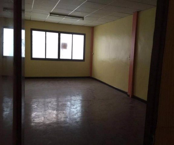 ให้เช่าตึกแถว3-ชั้นห่างจากถนนพระราม4-เพียง-80-เมตร