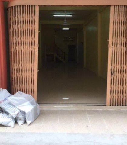 ให้เช่าตึกแถว3-ชั้นห่างจากถนนพระราม4-เพียง-80-เมตร