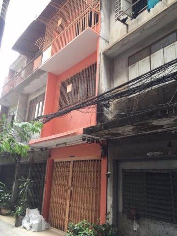 ให้เช่าตึกแถว3-ชั้นห่างจากถนนพระราม4-เพียง-80-เมตร