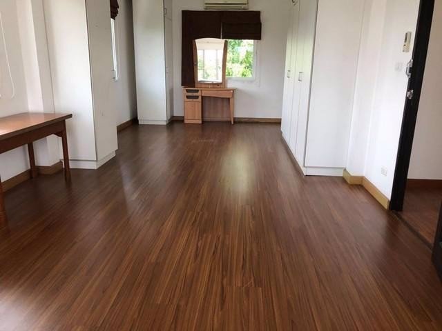 ให้เช่าบ้านเดี่ยว3ชั้นสไตล์โมเดรินติดถนนประเสริฐมนูกิจย่านลาดปลาเค้า