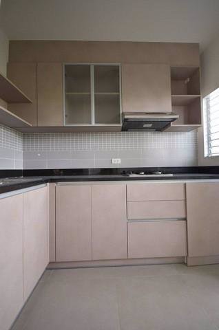 ให้เช่าทาวน์โฮม3-ชั้นหลังมุม-ใกล้mrtลาดพร้าว-ซอยลาดพร้าว21