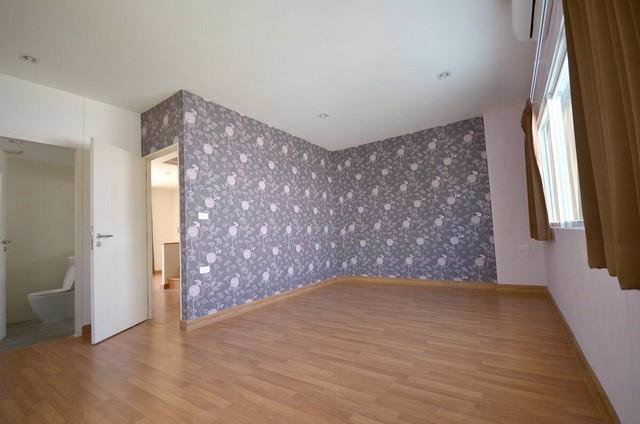 ให้เช่าทาวน์โฮม3-ชั้นหลังมุม-ใกล้mrtลาดพร้าว-ซอยลาดพร้าว21