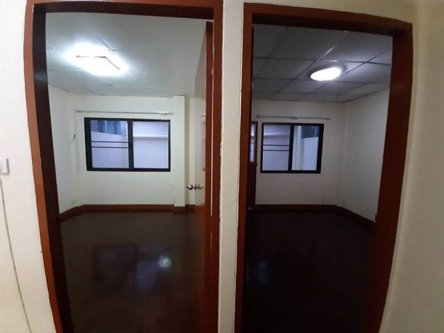 ให้เช่าทาวน์เฮ้าส์2ชั้นใกล้btsอุดมสุข-ซอยวชิรธรรมสาธิต-สุขมวิท101-1-รีโนเวทใหม่-ไม่ให้เลี้ยงสัตว์