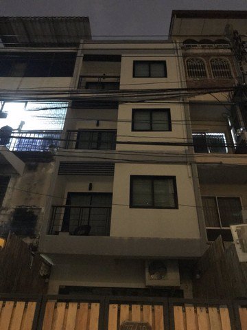 ให้เช่าตึกแถวใกล้btsนานา-ย่านสุขุมวิทซอยนานาผู้คนพลุกพล่านทั้งชาวไทยและต่างชาติ