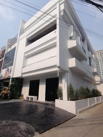 ขายและให้เช่าอาคาร4-ชั้น-หลังมุม-ซอยสุขุมวิท35-หลังเอ็มควอเทียร์ใกล้bts-พร้อมพงษ์