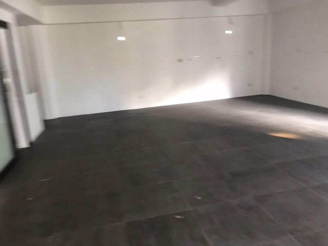 ขายและให้เช่าอาคาร4-ชั้น-หลังมุม-ซอยสุขุมวิท35-หลังเอ็มควอเทียร์ใกล้bts-พร้อมพงษ์