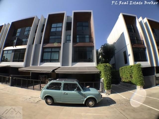 ให้เช่าทาวน์โฮมย่านพัฒนาการใกล้ทางด่วน-arden-pattanakarn-20-พร้อมเฟอร์-ห้องมุม