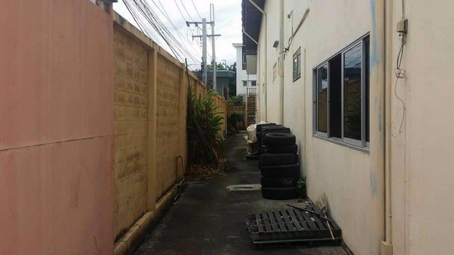 ให้เช่าโกดังซอยหทัยราษฎร์ใกล้ตลาดมีนบุรี-ใกล้มอเตอเวย์-พื้นที่-1500-ตรม