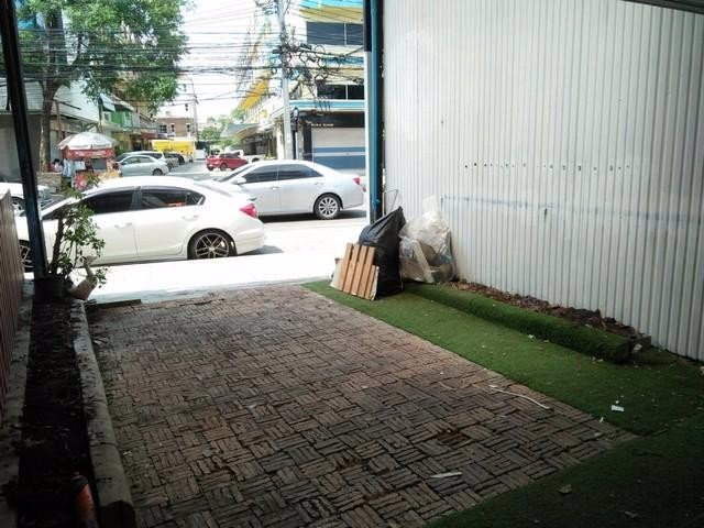 ให้เช่าอาคารพาณิชย์45-ชั้นริมถนนลาดพร้าววังหิน-ใกล้วัดลาดพร้าว-ถนนกว้าง-4-เลน-ไฟฟ้า-3-เฟส