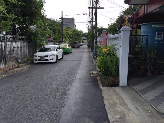 ขายทาวน์เฮาส์2ชั้น-เนื้อที่-32-ตรว-ใกล้mrtสุทธิสารเพียง-120เมตร