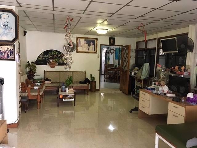 ขายทาวน์เฮาส์2ชั้น-เนื้อที่-32-ตรว-ใกล้mrtสุทธิสารเพียง-120เมตร