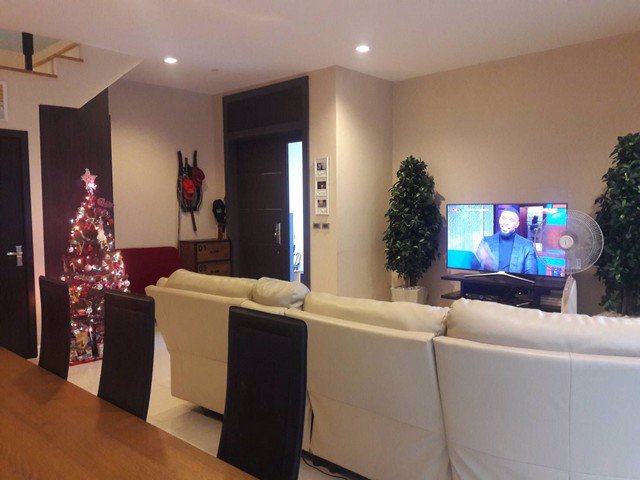 ขายบ้าน3ชั้นโครงการบ้านกลางเมืองรัชดา36-luxury-modern-design-ของเครือ-ap-หันหน้าไปทางทิศตะวันออก