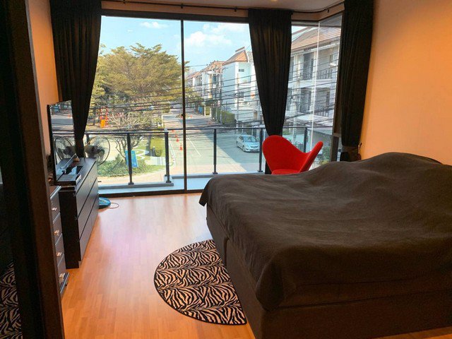 ให้เช่าบ้านแฝด3ชั้นโครงการบ้านกลางเมืองรัชดา36-หันหน้าไปทางทิศตะวันออก