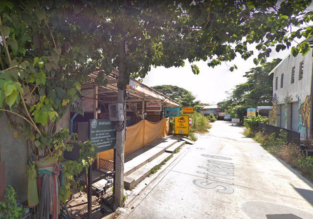 ให้เช่าที่ดินพร้อมอาคารชั้นเดียวริมถนนศรีนครินทร์-เหมาะทำร้านอาหาร-ครัวกลาง