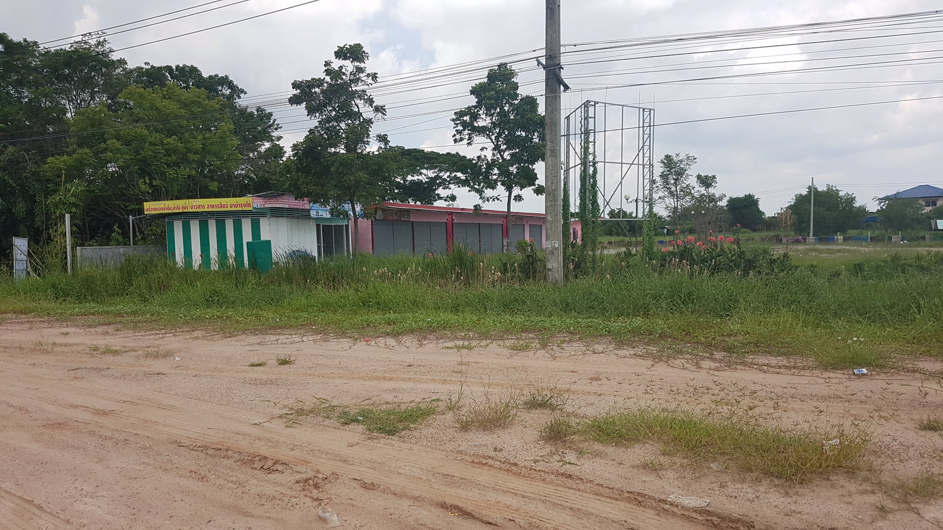 ขายที่ดินพร้อมบ้านพัก-950ตรว-ติดถนนสุวินทวงค์51-เยื้ยงด่านชั่งน้ำหนัก