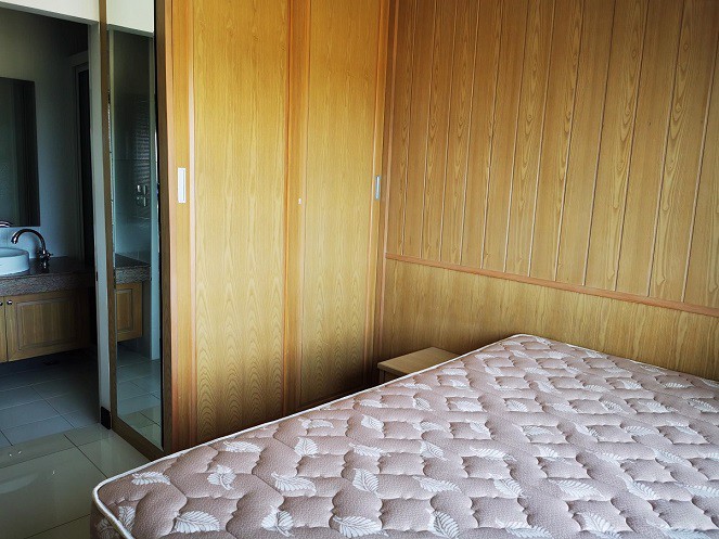 ขายวรัญญา-เอ็กซํเซ็คคิวทิฟ-คอนโดมิเนียม-ตกแต่งพร้อม-1-ห้องนอน-1-ห้องน้ำ-เห็นทะเลริมหาดแสงจันทร์