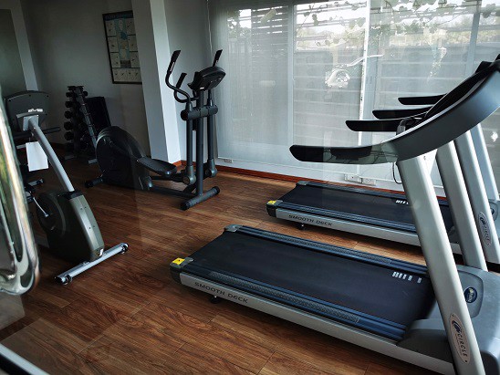 ขายวรัญญา-เอ็กซํเซ็คคิวทิฟ-คอนโดมิเนียม-ตกแต่งพร้อม-1-ห้องนอน-1-ห้องน้ำ-เห็นทะเลริมหาดแสงจันทร์