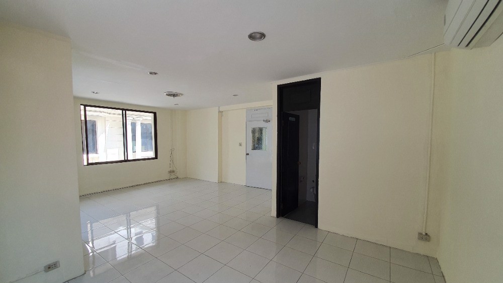 ขายทาวน์เฮ้าส์-4-ชั้น-49-ตรว-ซอยสุวรรณมณี-ประชาอุทิศ-23-ใกล้สี่แยกเหม่งจ๋าย-และโรงเรียนนานาชาติ