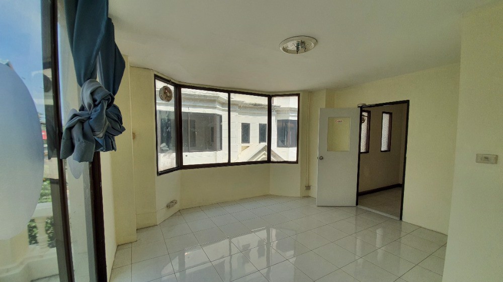 ขายทาวน์เฮ้าส์-4-ชั้น-49-ตรว-ซอยสุวรรณมณี-ประชาอุทิศ-23-ใกล้สี่แยกเหม่งจ๋าย-และโรงเรียนนานาชาติ